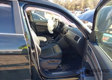 2021 Volkswagen Atlas 3.6L V6 Sel z USA, uszkodzony, nr VIN 1V2ER2CA7MC537009